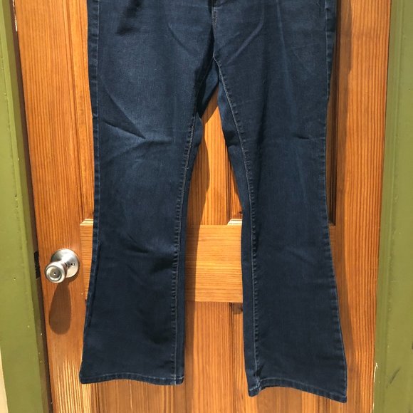 Gap Boot-Cut Denim Jeans - Picture 2 of 5